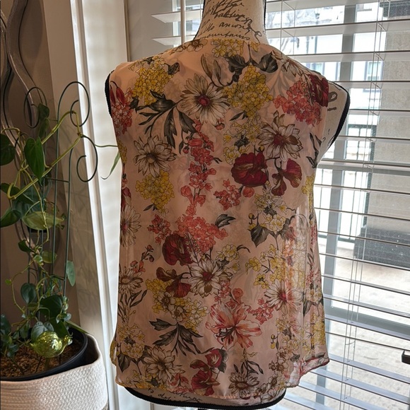 Floral Sleeveless Top - Picture 3 of 6